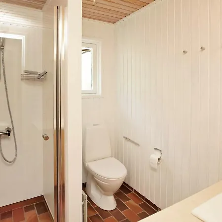 5 Person Holiday In Henne *
